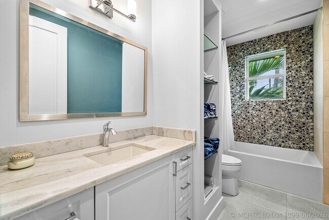 Building Photo - 217 Gulfstream Blvd