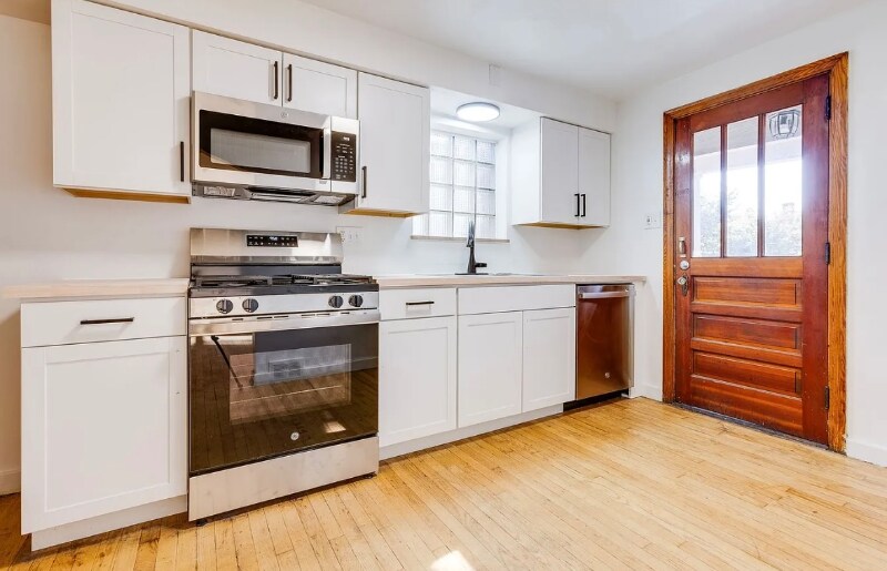 Building Photo - 352-352 W 12th Ave