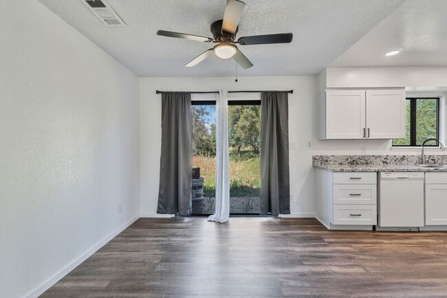 Building Photo - 31331 Auberry Rd