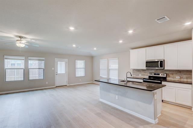 Building Photo - 208 Fieldstone Dr