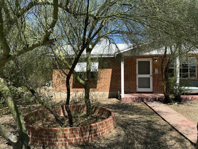 Primary Photo - 214 N Ave Carolina