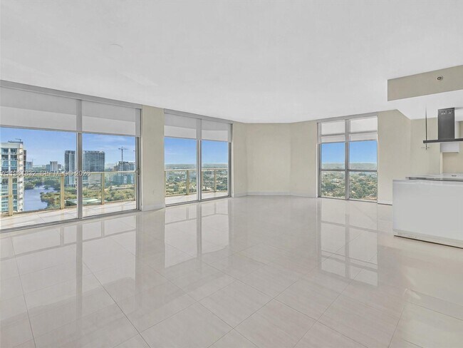 Building Photo - 17301 Biscayne Blvd