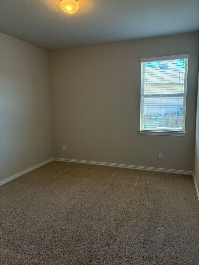 Building Photo - 4 Bed 3 Bath Home Location in The City of San Antonio