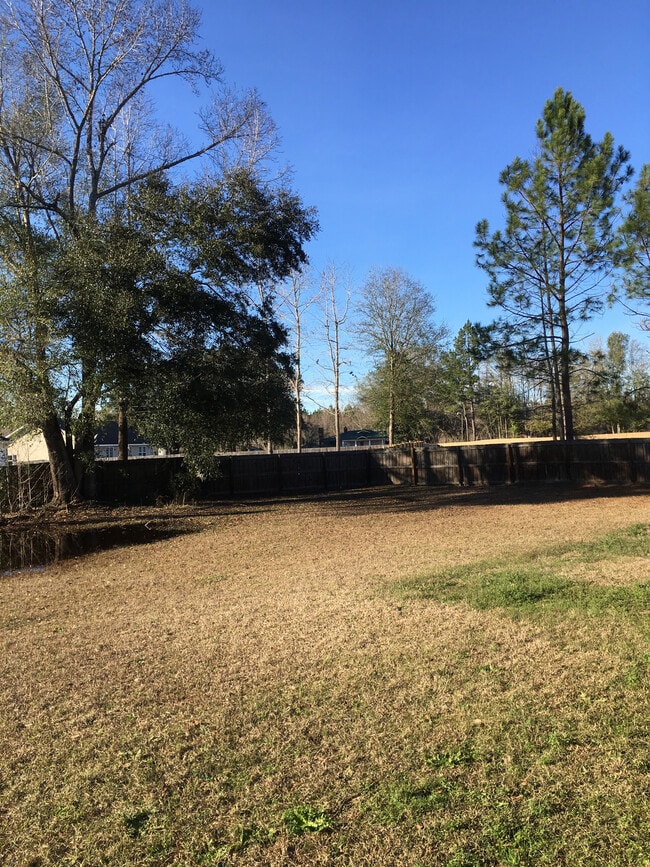 Building Photo - 17 Gracie Ln