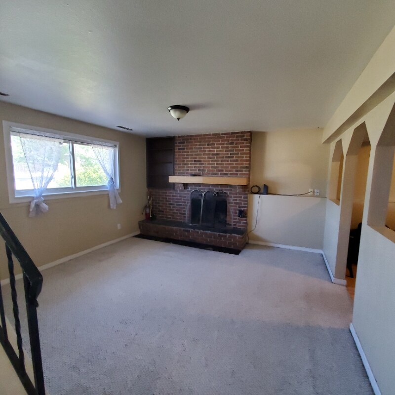 Building Photo - 3135 Vickers Dr