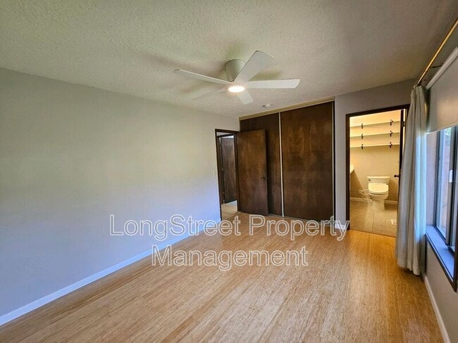 Building Photo - 12612 NE Prescott Dr