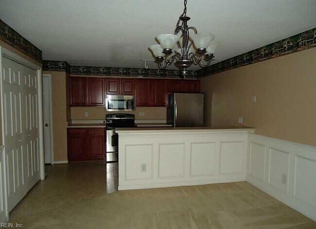 Building Photo - 2302 Westgate Cir