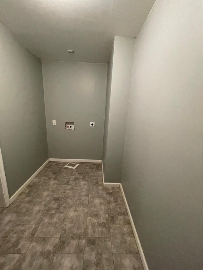 Building Photo - 8321 Homewood Ln