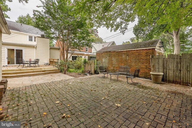 Building Photo - 3236 McKinley St NW