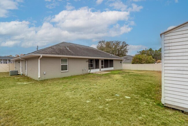 Building Photo - 8511 SE 158th Pl