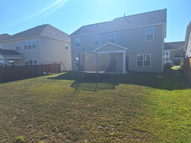 Building Photo - Beautiful Five Bedroom Home Located in Northeast Columbia!