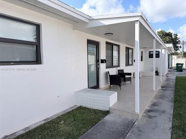 Building Photo - 9381 SW 39th St