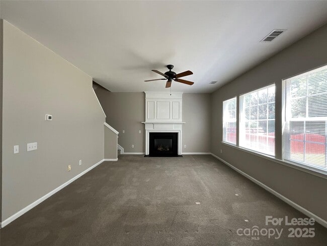 Building Photo - 2111 Arbor Vista Dr