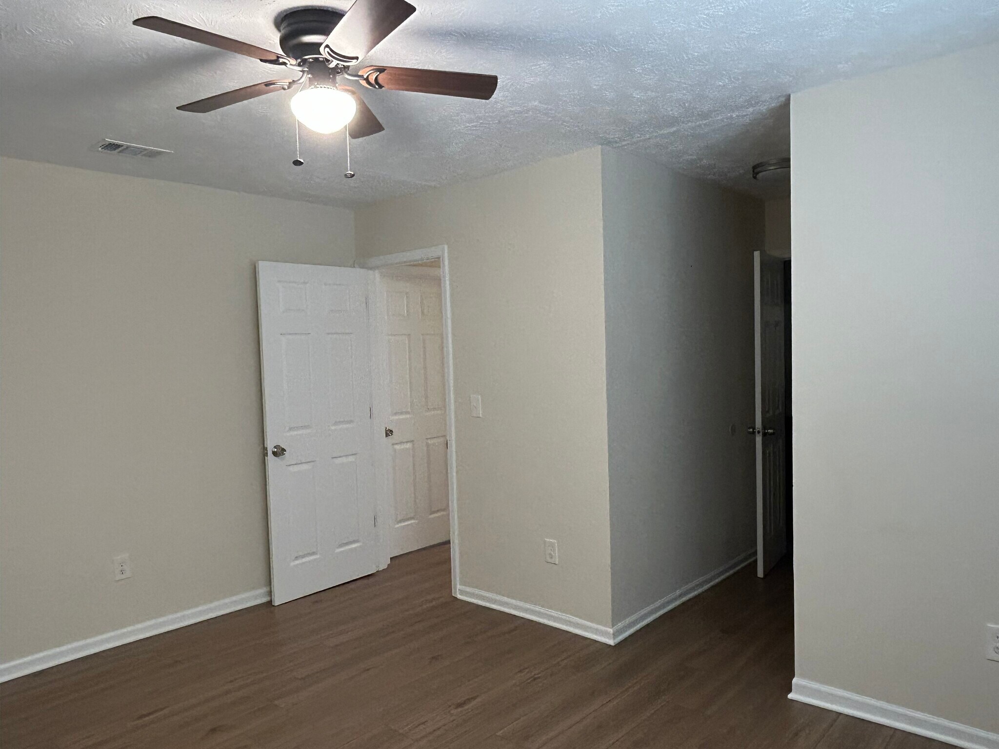 Building Photo - 5538 Summer Ln