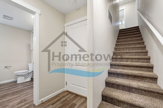 Building Photo - 2 Bedroom 2 Bath Home with Attached Garage Available in Coeur d'Alene!