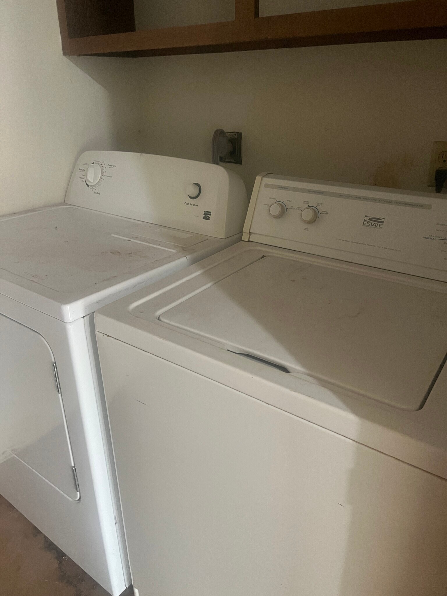 Building Photo - 919 W Tyler Ave