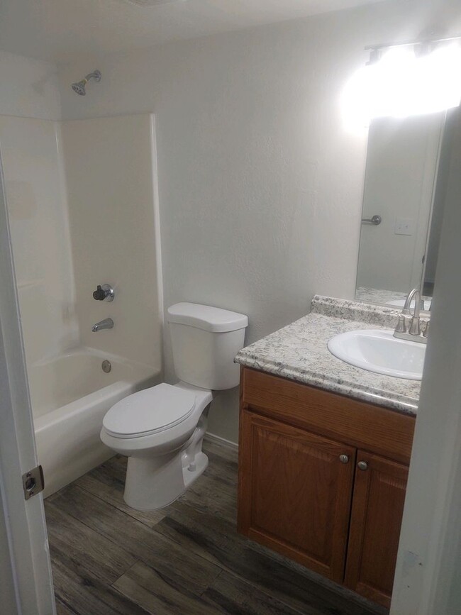 Building Photo - McKellips and Lindsey. Apartment. 2 bed, 2...