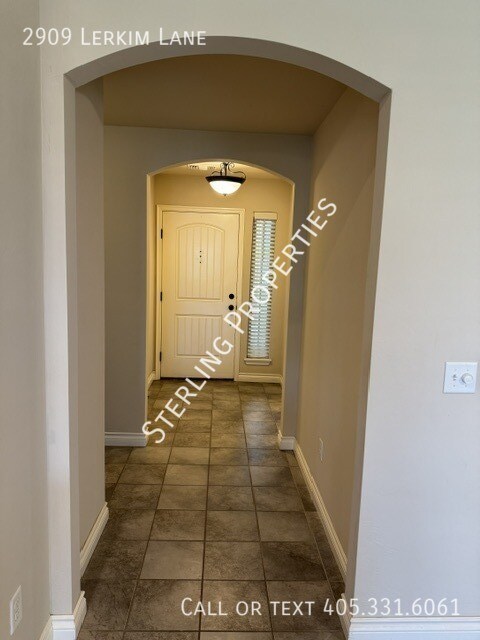 Building Photo - 2909 Lerkim Ln