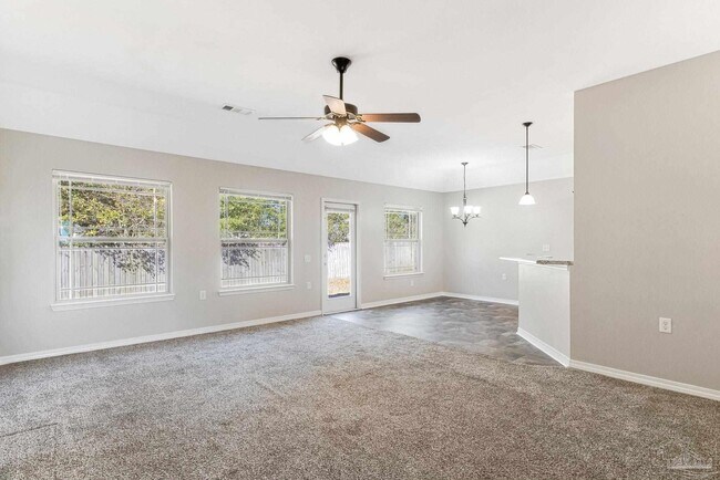 Building Photo - 5441 Pescara Dr