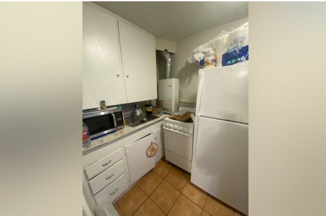 Building Photo - 2422 32nd St