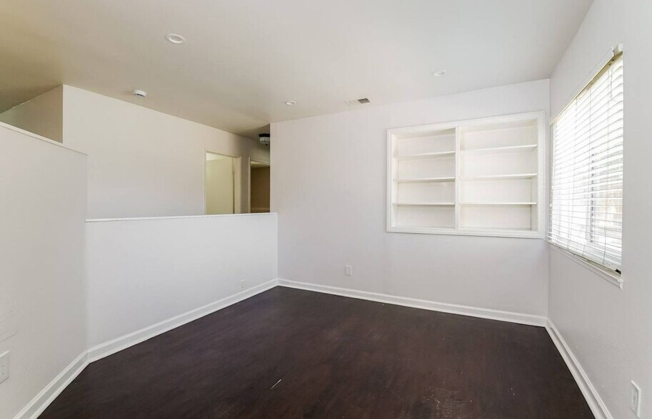 Building Photo - 1752 Willowbrook Ln