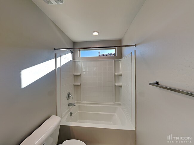 Building Photo - 8633 E Posada Ave