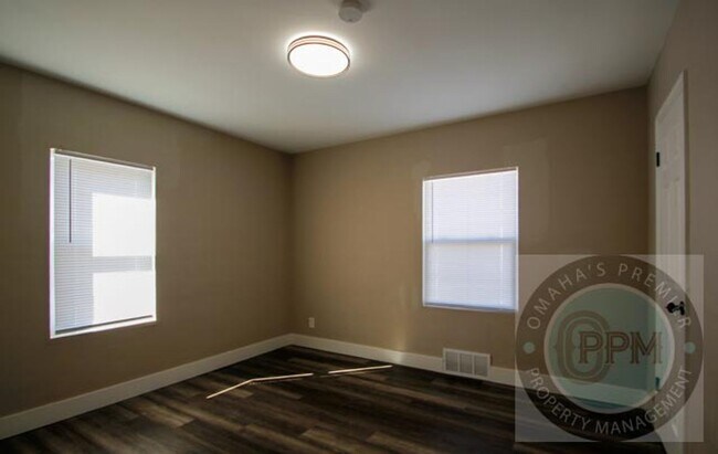 Building Photo - 3309 S 32nd Ave