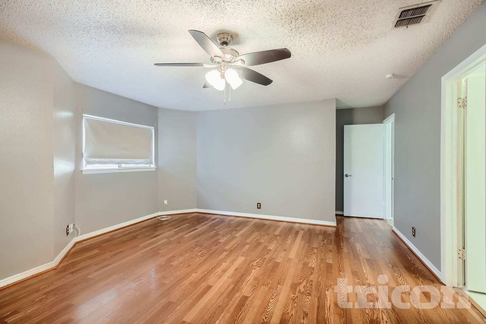 Building Photo - 6934 Sunshine Tree Dr