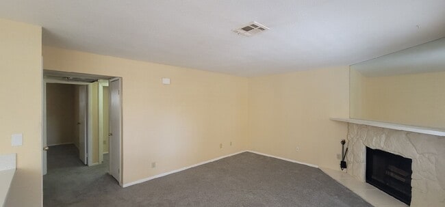 Building Photo - 1204 Observation Dr