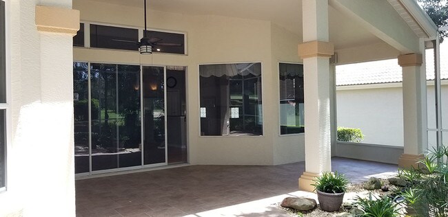 Building Photo - 378 W Doerr Path