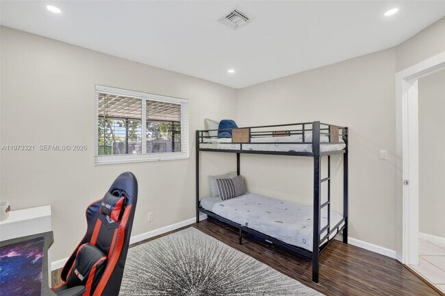 Building Photo - 252 SW 23rd St