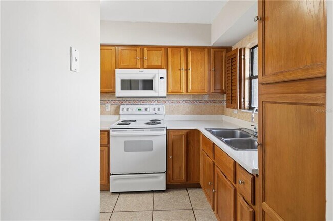 Building Photo - 204 Eden Ln