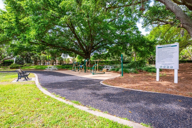 Building Photo - 1329 Paradise Dr