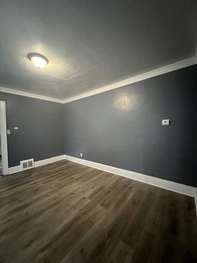 Building Photo - 9913 Mt Auburn Ave