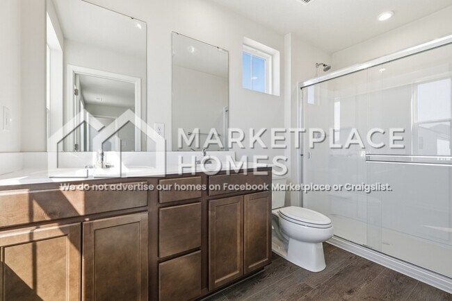 Building Photo - 1645 Juniper Ln