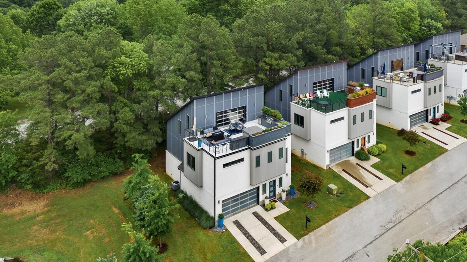 Building Photo - 1588 N Desoto Pl