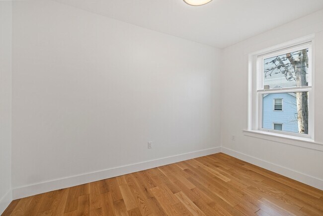 Building Photo - 406 Columbia St