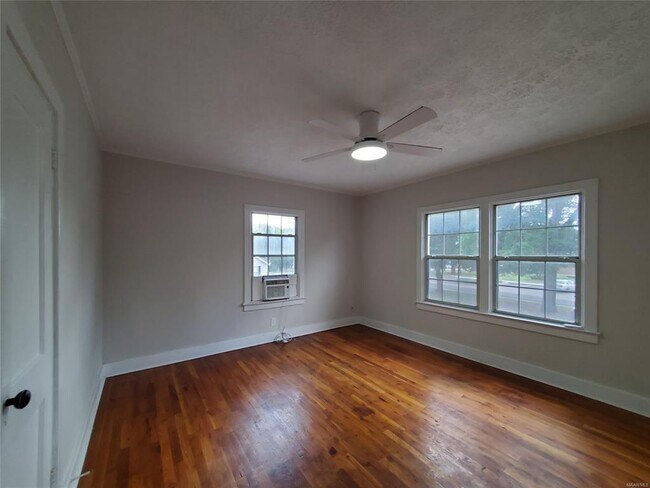 Building Photo - 227B Doster St