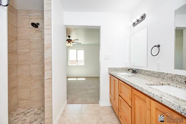 Building Photo - 13426 S Scott Ave