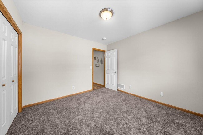 Building Photo - 443 15th Ave