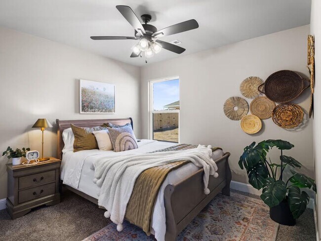 Building Photo - New Beginnings Start At AMRR: 4 bedroom / 2 bath in Apple Crossing!
