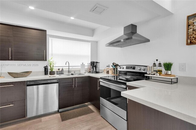 Building Photo - 830 NW 87th Ave