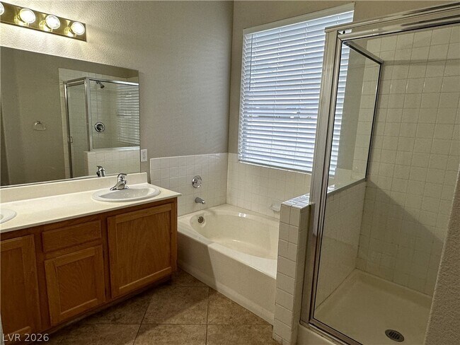 Building Photo - 5244 Ladyhawk Way