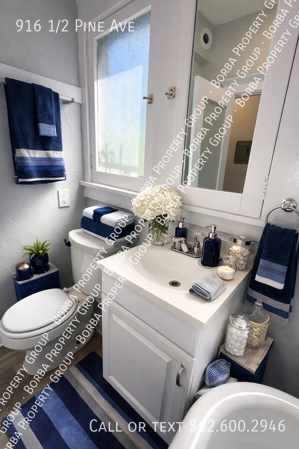 Building Photo - 916 1/2 Pine Ave-