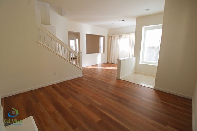 Building Photo - $6,295 - Gorgeous 2 Story 3 Bedroom 2.5 Bath Home steps away from Downtown Mountain View and Cal ...