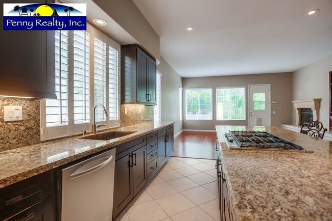 Building Photo - Stunning 4 Bedroom 3.5 Bath Home in the Co...