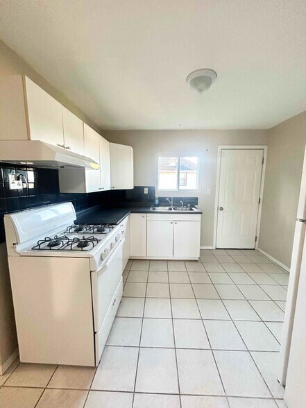 Building Photo - 718 Virginia Ave