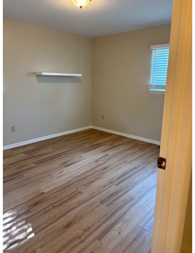 Building Photo - 3 bedroom, 1.5 bathroom Chelsea ranch - fr...