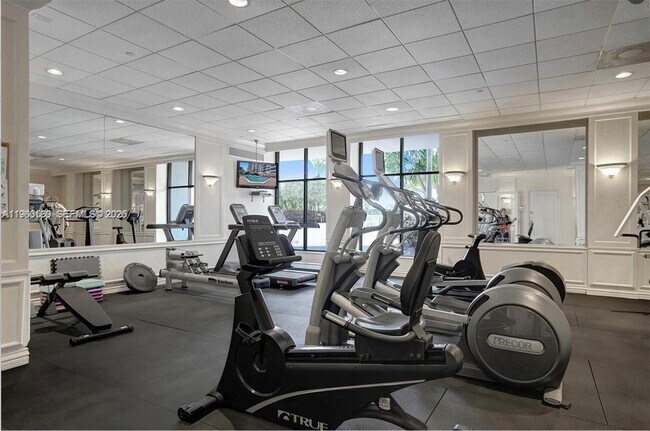 Building Photo - 5700 Collins Ave