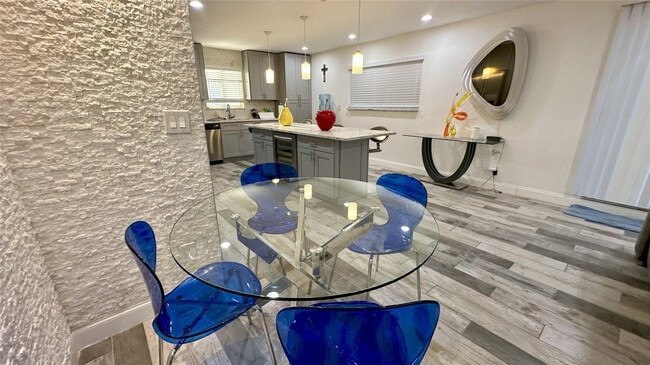 Building Photo - 4751 NE 10th Ave